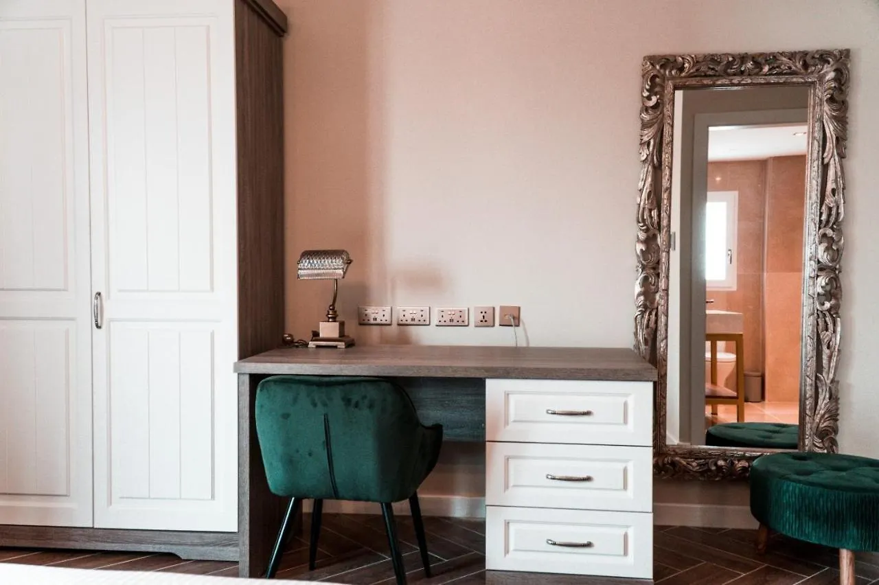 The Red Farm Relais & Spa Iklin