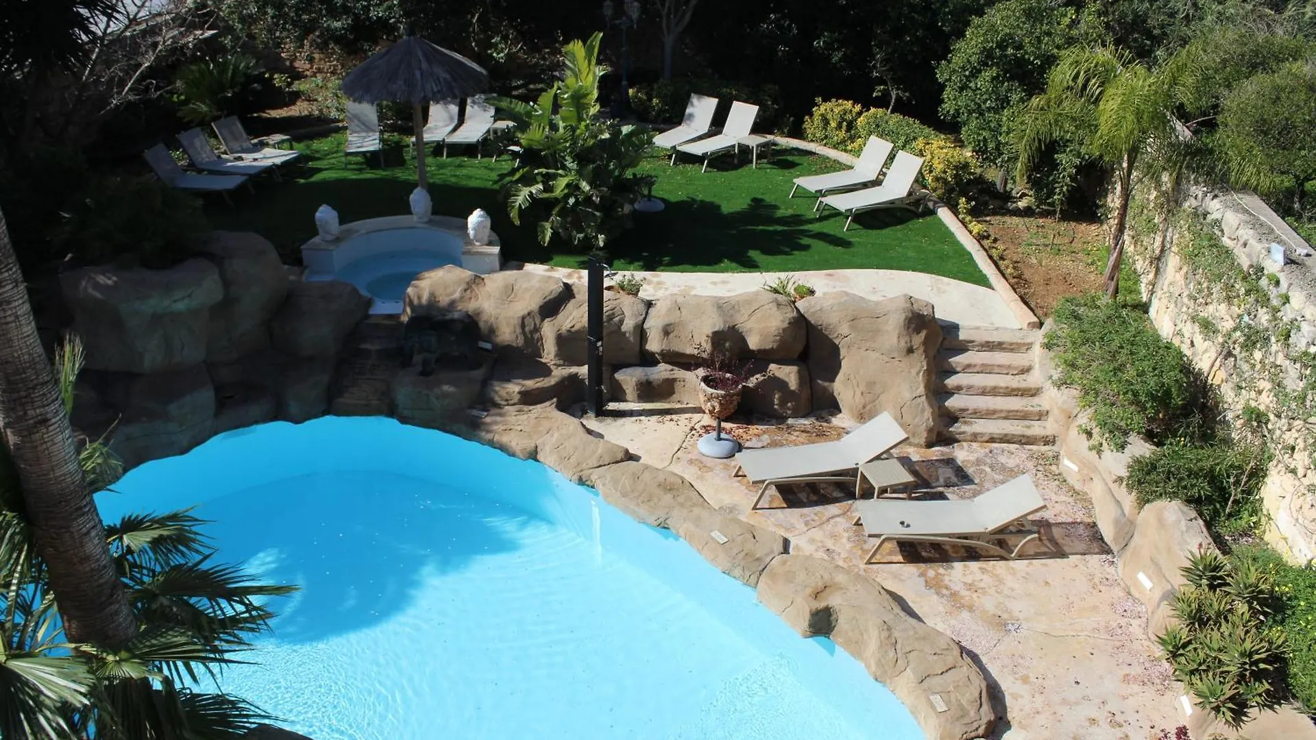 The Red Farm Relais & Spa Iklin Malta