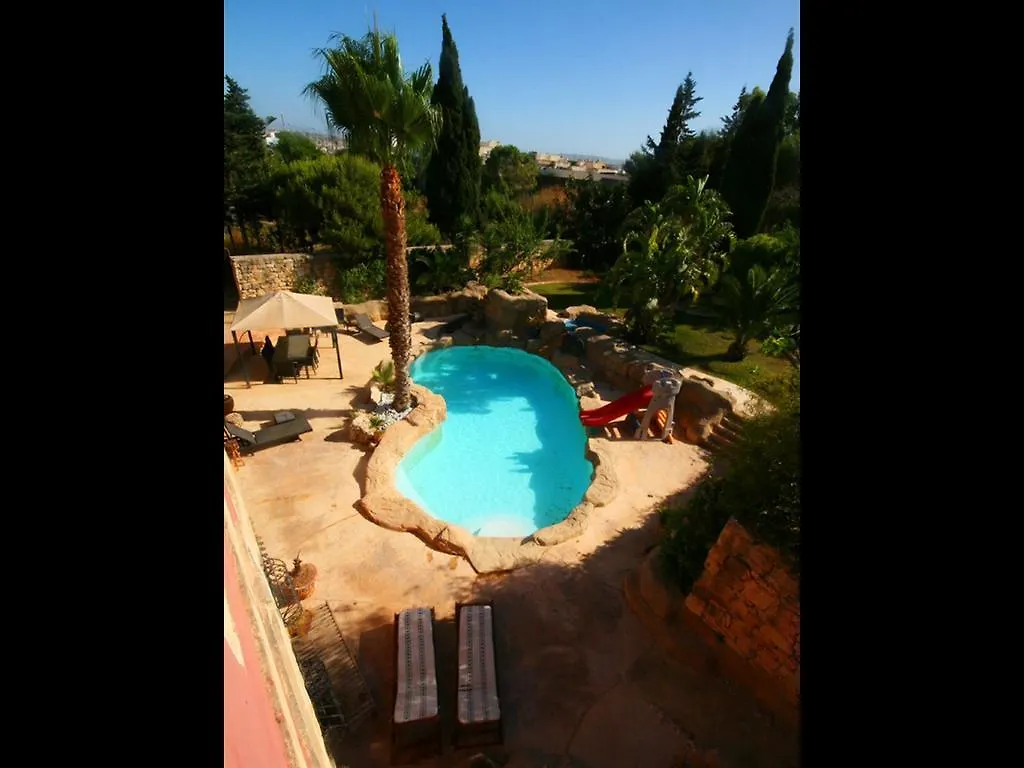 The Red Farm Relais & Spa Iklin Hotel