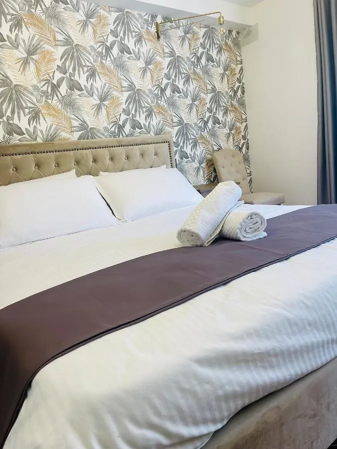 The Red Farm Relais & Spa Iklin 0*,